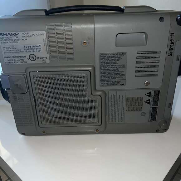 SHARP NOTEVISION TABLETOP PROJECTOR PG-C30XU  (R) - Picture 5 of 9